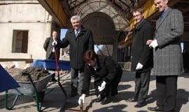 Stoties atgimimas prasidėjo