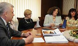 Žaidimas dėl teatro tęsiasi