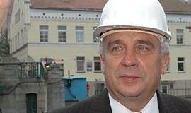 Dėl arenos - statybininkų karas