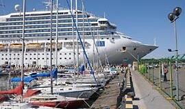 Italų laive - ir bažnyčia, ir česnakai