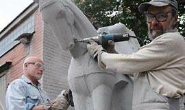 Tūkstantmečio paminklo žirgas laukia raitelio