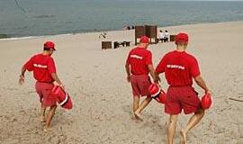 Į pliažą: gelbėtojai aplenkė poilsiautojus