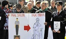 Jie - pigūs, mes - nesaugūs