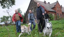 Padedantis atstatyti vidines katedras