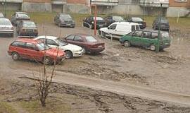 Nėra pinigų, nėra ir stovėjimo vietų