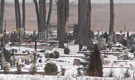 Slengių kapinės prarado ramybę