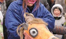 Laikas vyti žiemą iš kiemo 