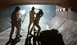 Medžiotoją užpuolikai sumušė kieme