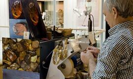 Nidiškis Vokietijoje demonstravo gintaro papuošalų gamybą