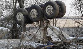 Lenkijos prezidento lėktuvo vadas su Smolensko dispečeriais kalbėjosi rusiškai