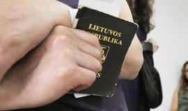 Keisdami pavardes žmonės ir džiaugiasi, ir piktinasi