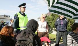 Kauno policija neigia ketinanti šturmuoti Venckų namą (tiesioginė transliacija)