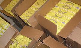 Kretingos autobusų parko aikštelėje - kontrabandinių cigarečių dalybos