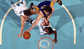 "Magic" ir "Lakers" iškovojo trečiąsias pergales konferencijų pusfinaliuose