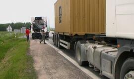 Sunkvežimių avarija prie Jakų žiedo