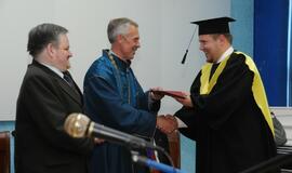 KU studentams - diplomų gavimo metas