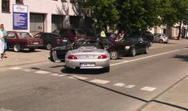 Klaipėdoje - jaunuolio su kabrioletu, bet be teisių avarija