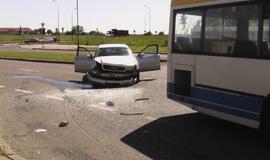 Klaipėdoje "Audi A8" taranavo maršrutinį autobusą