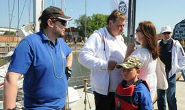 Jachta "Lietuva" išplaukė į didžiųjų burlaivių regatą