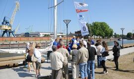 Jachta "Lietuva" išplaukė į didžiųjų burlaivių regatą