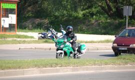 Klaipėdos kelių policininkai mokosi valdyti motociklus