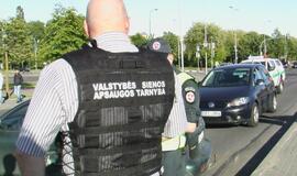 Nuo pasieniečių bėgęs kontrabandininkas sukėlė avariją