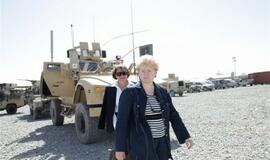 D. Grybauskaitė aplankė Lietuvos karius Afganistane
