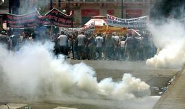 Graikiją paralyžiavo visuotinis streikas