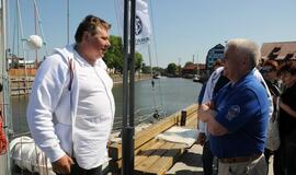 Jachta "Lietuva" išplaukė į didžiųjų burlaivių regatą