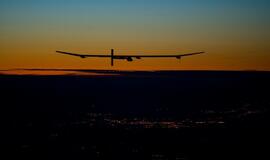 Saulės baterijų varomo lėktuvo bandomasis skrydis