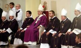 Arkikatedroje meldžiamasi už Algirdo Brazausko vėlę