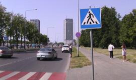 Mergina partrenkta pėsčiųjų perėjoje