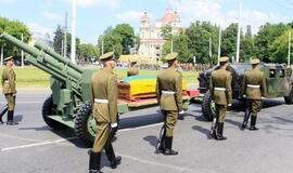 Prezidentas Algirdas Brazauskas išlydimas į Paskutinę kelionę