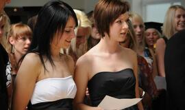 Klaipėdos valstybinės kolegijos absolventams įteikti diplomai