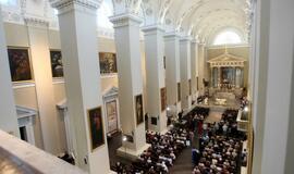 Arkikatedroje meldžiamasi už Algirdo Brazausko vėlę