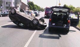 Avarijose - "Rover" markės automobiliai