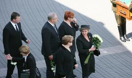 Prezidentas Algirdas Brazauskas išlydimas į Paskutinę kelionę