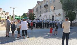 Šeštadienio rytą klaipėdiečius ir miesto svečius žadino pučiamųjų instrumentų orkestrų sambūrio “Orkestrų audros” dalyviai