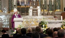 Arkikatedroje meldžiamasi už Algirdo Brazausko vėlę