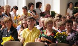 Klaipėdos valstybinės kolegijos absolventams įteikti diplomai