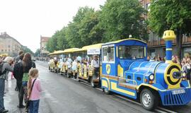 Spalvinga eisena nuskaidrino Jūros šventės nuotaiką