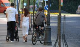 Tiltų gatvėje dviratininkai nebegalės važiuoti šaligatviais