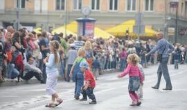 Spalvinga eisena nuskaidrino Jūros šventės nuotaiką