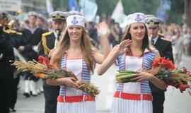 Spalvinga eisena nuskaidrino Jūros šventės nuotaiką