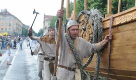 Spalvinga eisena nuskaidrino Jūros šventės nuotaiką