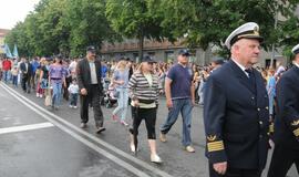 Spalvinga eisena nuskaidrino Jūros šventės nuotaiką