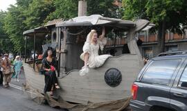 Spalvinga eisena nuskaidrino Jūros šventės nuotaiką