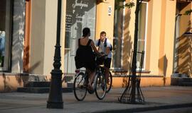 Tiltų gatvėje dviratininkai nebegalės važiuoti šaligatviais