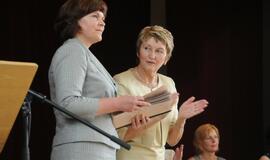 Klaipėdos valstybinės kolegijos absolventams įteikti diplomai