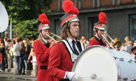 Spalvinga eisena nuskaidrino Jūros šventės nuotaiką